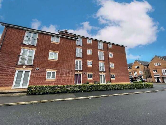 2 Bedroom Flat To Rent In Lawnhurst Avenue, Wythenshawe, Manchester, M23