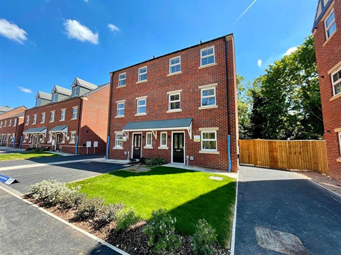 4 Bedroom Terraced House To Rent In Moorgate Boulevard, Rotherham, S60