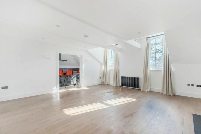 3 Bedroom Flat To Rent In Bolton Gardens, South Kensington, London, SW5