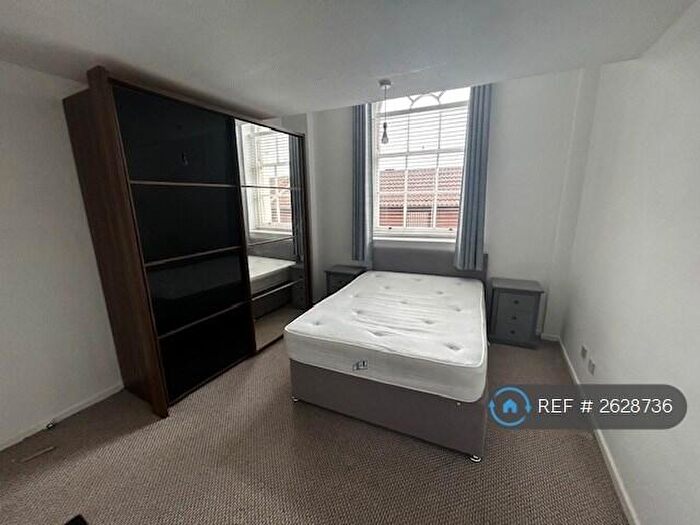 1 Bedroom Flat To Rent In Robinson Row, Hull, HU1