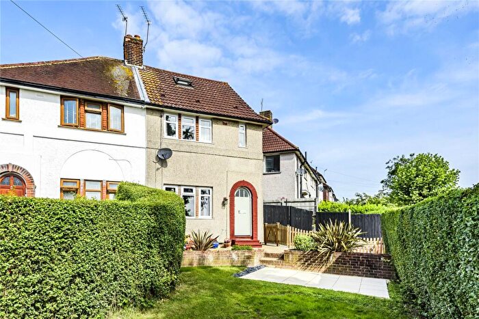 3 Bedroom End Of Terrace House To Rent In Trinder Road, Barnet, Hertfordshire, EN5