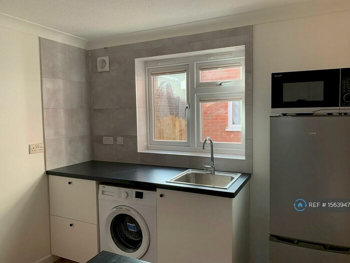 1 Bedroom Maisonette To Rent In Tiverton Way, Cambridge, CB1