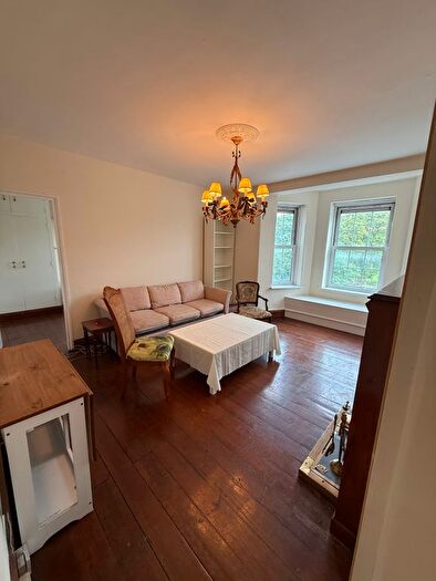 2 Bedroom Flat To Rent In Kennington Park Road, London, SE11