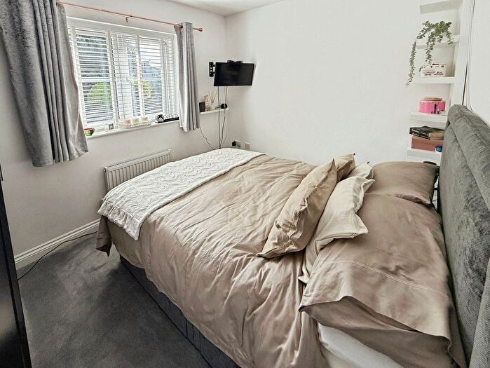 3 Bedroom End Of Terrace House For Sale In Owen Drive, Plymouth, PL7