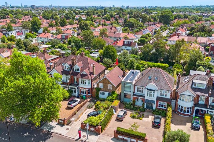 3 Bedroom Detached House For Sale In Lonsdale Road, Barnes, SW13