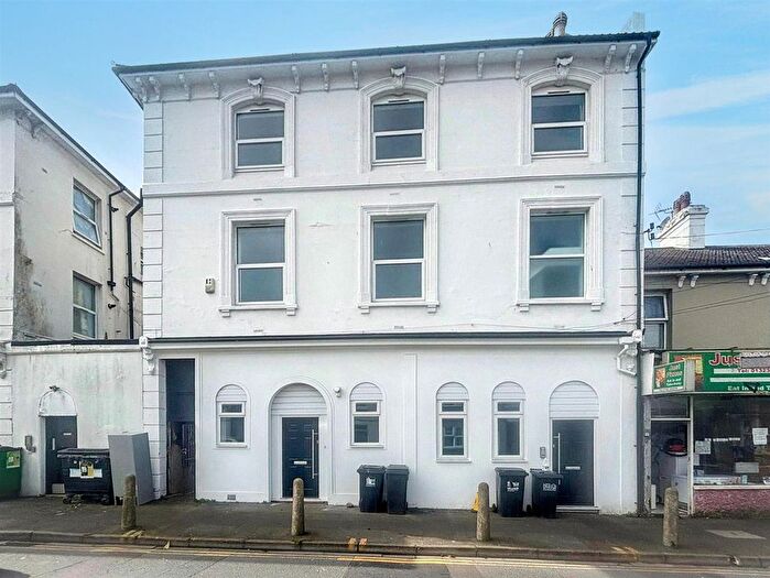 1 Bedroom Flat For Sale In Susans Road, Eastbourne, BN21