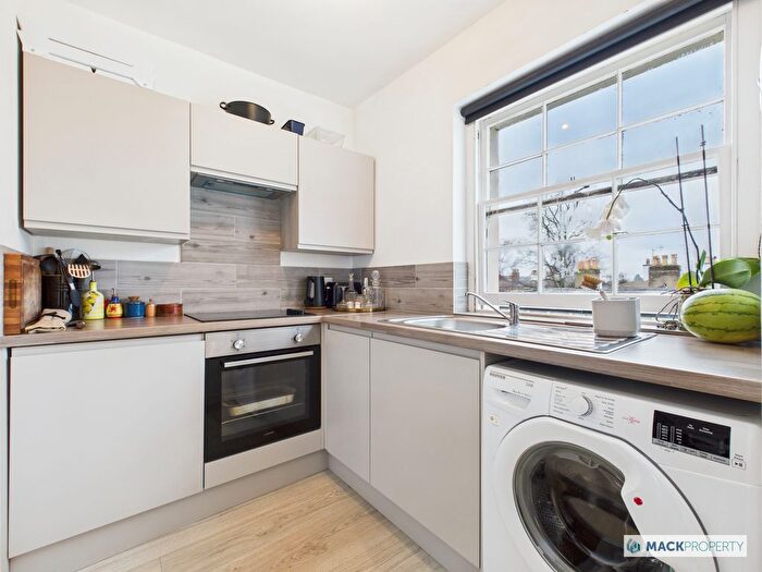 1 Bedroom Studio To Rent In London Road, Cheltenham, GL52