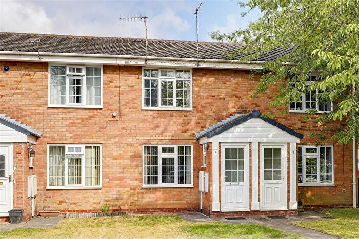 2 Bedroom Maisonette To Rent In Larkspur Avenue, Redhill, Nottinghamshire, NG5