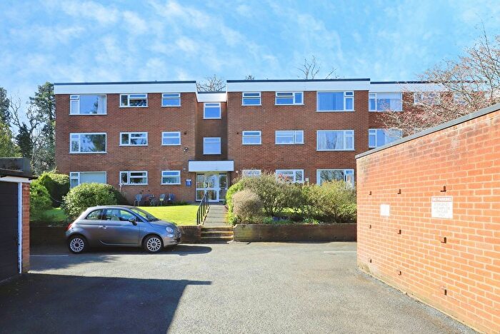 2 Bedroom Flat For Sale In Somerleyton Court, Kidderminster, Worcestershire, DY10