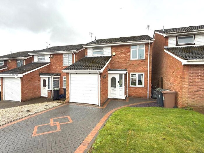3 Bedroom Detached House For Sale In Buckingham Drive, Stopsley, Luton, Bedfordshire, LU2