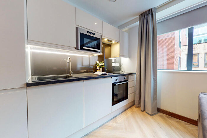 Apartment To Rent In Apt, Live Oasis Deansgate #, M2