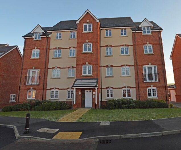 2 Bedroom Flat To Rent In Garstons Way, Holybourne, Alton, Hampshire, GU34