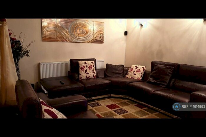 3 Bedroom Terraced House To Rent In Surley Row, Emmer Green, Reading, RG4