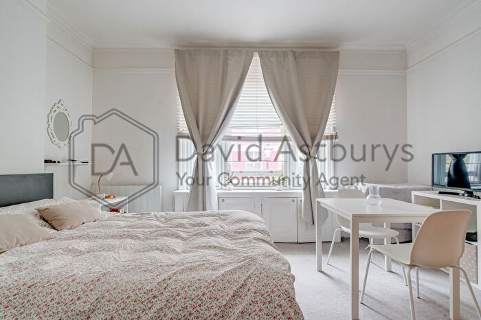 Studio To Rent In James Street, Mayfair, London, W1U