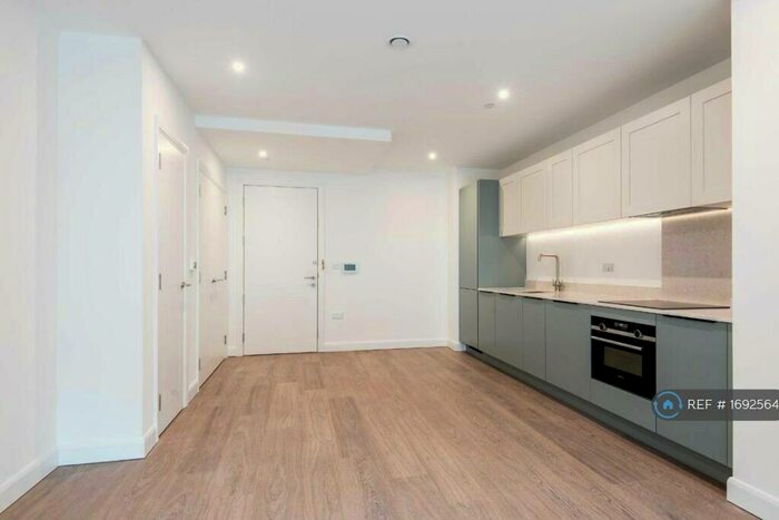 1 Bedroom Flat To Rent In Galleria House, London, E16