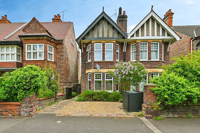 3 Bedroom Semi-Detached House For Sale In Avenue Road, King's Lynn, Norfolk, PE30