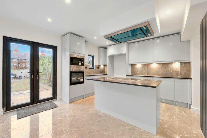 4 Bedroom Property To Rent In Queen Mary Avenue, Morden, SM4