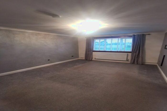 2 Bedroom Flat To Rent In Warwickhill Road, Kilmarnock, KA1