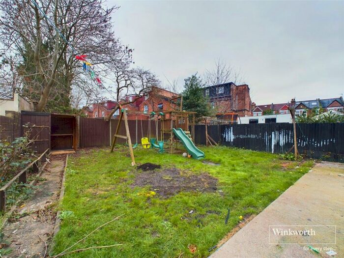 3 Bedroom Apartment To Rent In Denzil Road, London, NW10