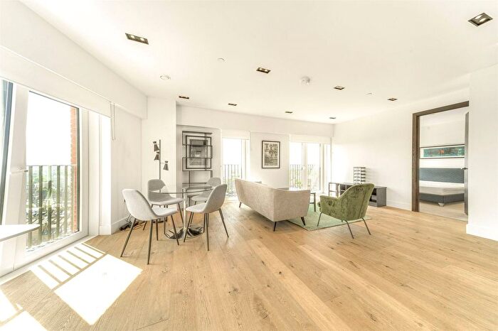 1 Bedroom Flat To Rent In Keybridge Tower, Exchange Gardens, Vauxhall, Lond., SW8