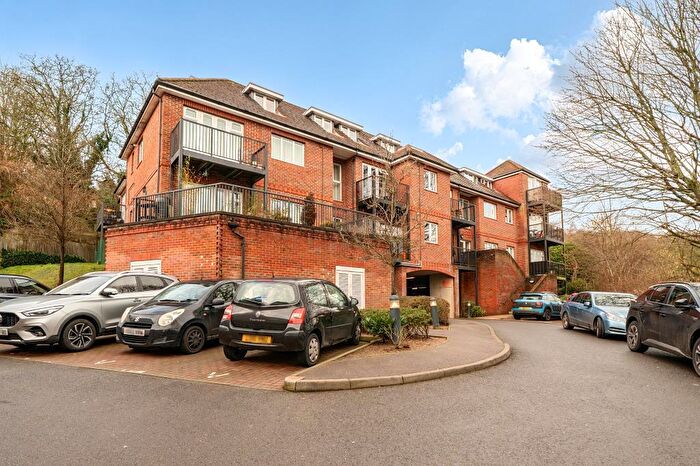 2 Bedroom Flat For Sale In High Wycombe, Buckinghamshire, HP13