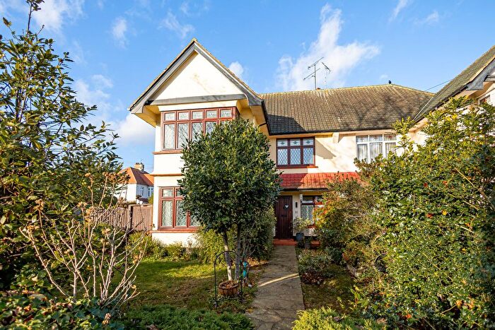 4 Bedroom Semi Detached House For Sale In Southchurch Boulevard, Southend-On-Sea, SS2