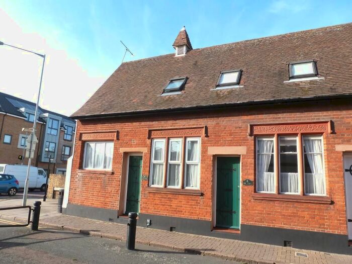 1 Bedroom Property To Rent In Lord Street, Hoddesdon, EN11