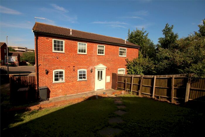 1 Bedroom Maisonette To Rent In Layham Drive, Luton, Bedfordshire, LU2