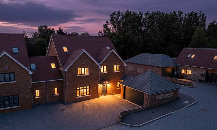 5 Bedroom Link Detached House For Sale In Worth Lane, Little Horsted, TN22