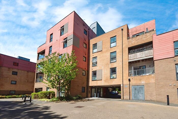2 Bedroom Flat For Sale In Mansfield Park Street, Southampton, Hampshire, SO18