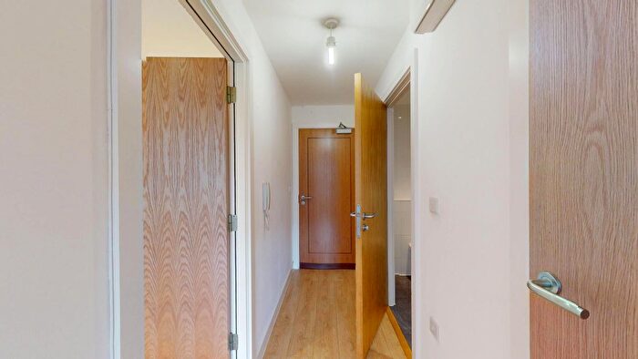 1 Bedroom Flat To Rent In Trundleys Road, London, SE8