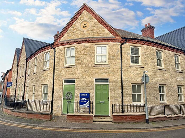 3 Bedroom Terraced House To Rent In Chantry Lane, Towcester, NN12