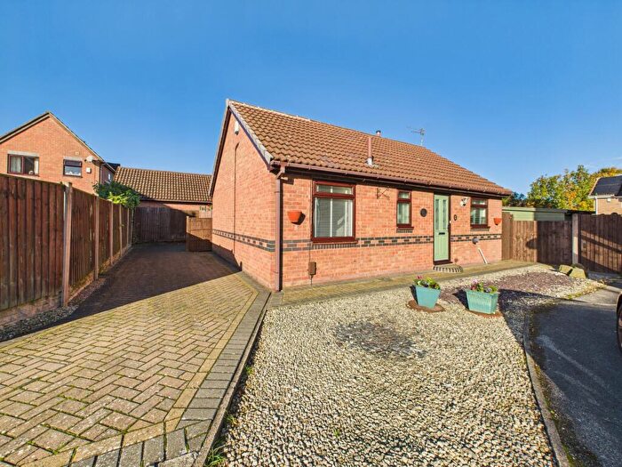 2 Bedroom Detached Bungalow For Sale In Trowbridge Close, Oakwood, DE21