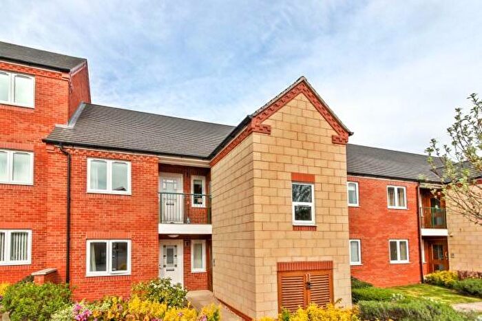 2 Bedroom Apartment To Rent In Field Farm Close, Loughborough, LE11