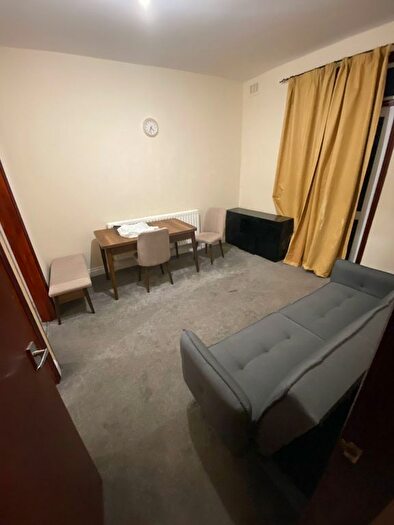 2 Bedroom Flat To Rent In Ripple Road, Barking, Essex, IG11