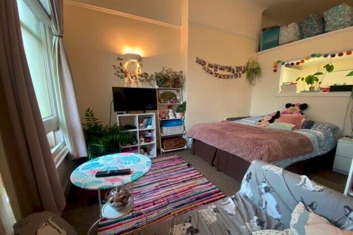 Studio To Rent In Palmeira Mansions, Hove, BN3
