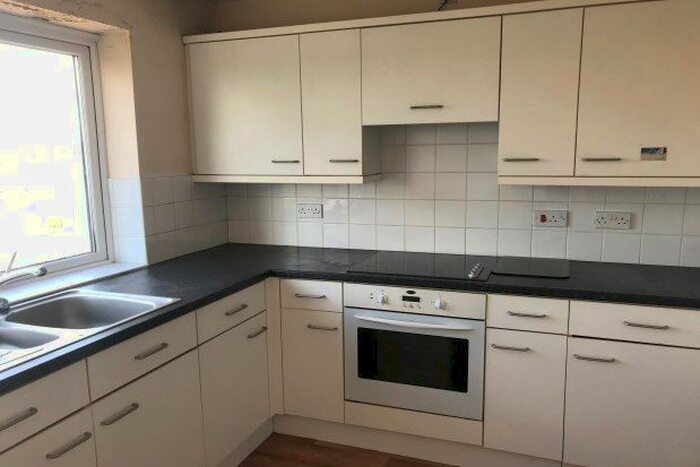 2 Bedroom Flat To Rent In A Wellington Way, Waterlooville, PO7