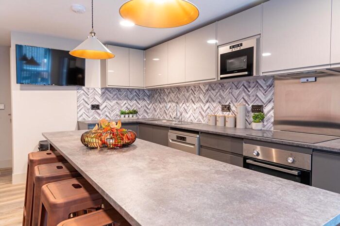 2 Bedroom Flat To Rent In Gloucester Road, Bristol, BS7