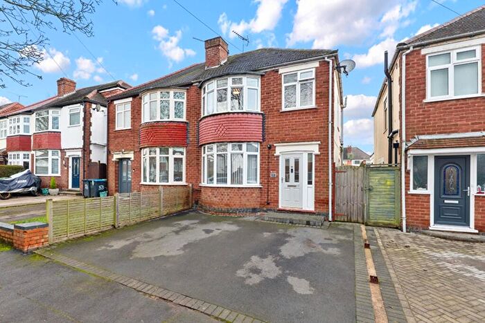 3 Bedroom Semi-Detached House For Sale In Braemar Road, Lillington, Leamington Spa, CV32