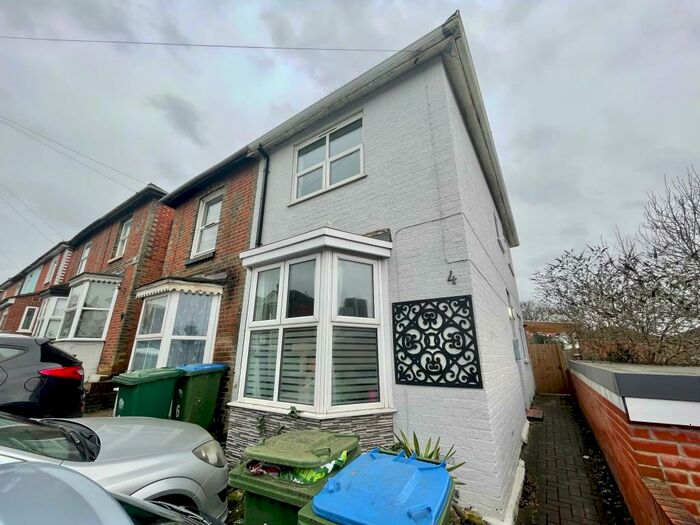 2 Bedroom House To Rent In Weston Grove Road, Woolston, Southampton, SO19