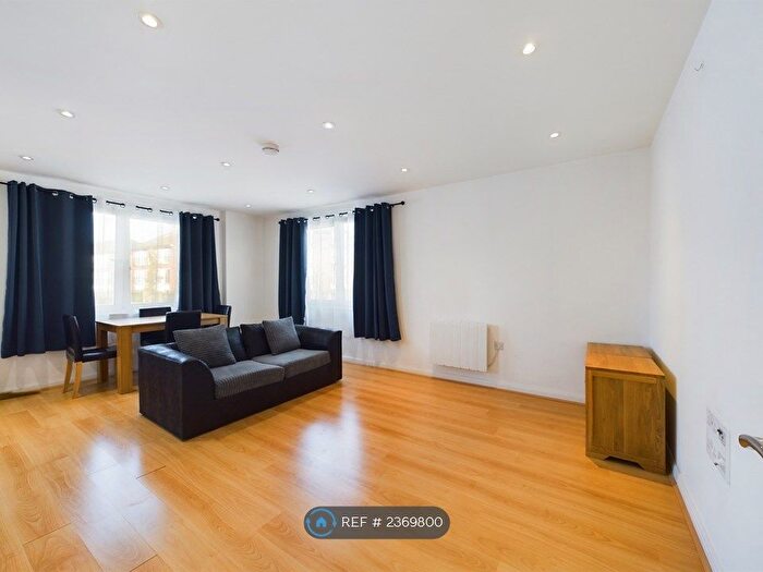 1 Bedroom Flat To Rent In West Central, Slough, SL2