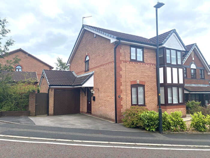 4 Bedroom Detached House For Sale In Hutchins Lane, Watersheddings, OL4