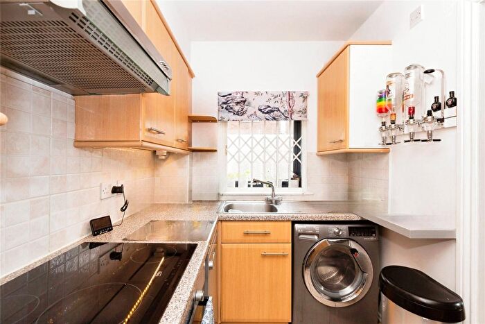 1 Bedroom Flat For Sale In Longbridge Road, Barking, IG11