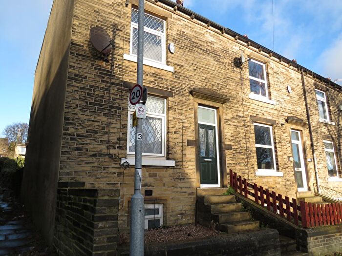 2 Bedroom Property To Rent In Emscote Street South, Halifax, HX1