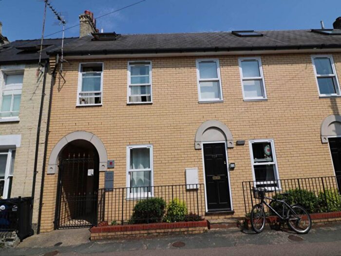 2 Bedroom Apartment To Rent In Sturton Street, Cambridge, CB1