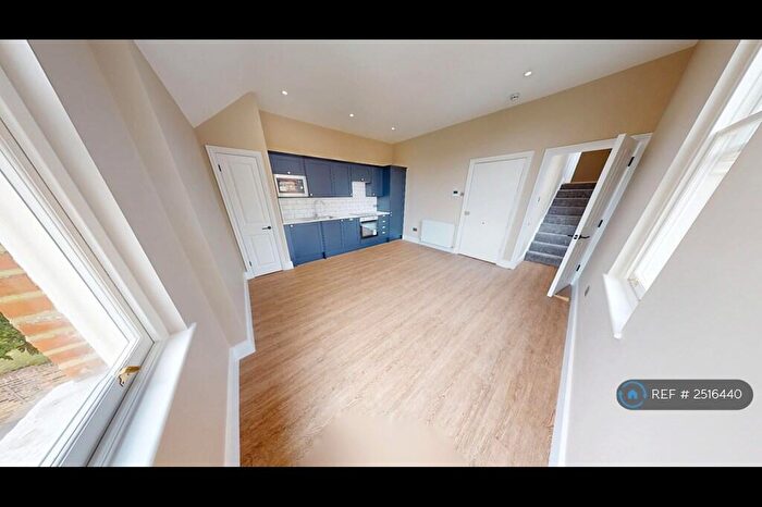 1 Bedroom Flat To Rent In Claremont Gardens, Surbiton, KT6