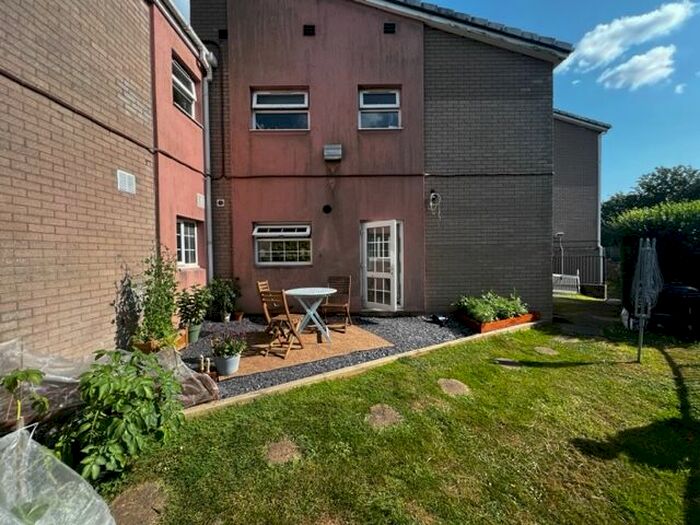 3 Bedroom Flat To Rent In Gordon Road, Bristol, BS5