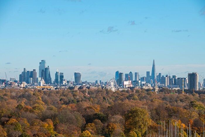 2 Bedroom Flat To Rent In Notting Hill Gate, Notting Hill Gate, London, W11