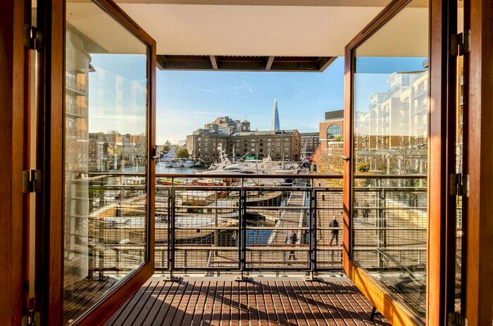 2 Bedroom Flat To Rent In Star Place, St Katharine Docks, London, E1W