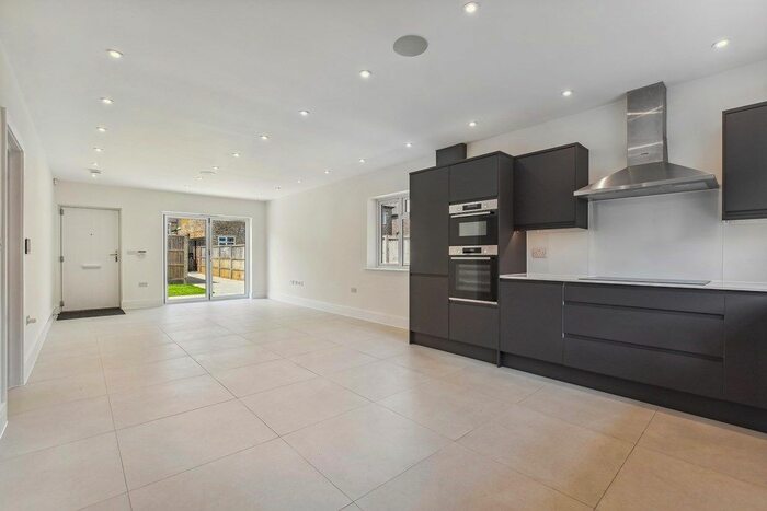 2 Bedroom Detached Bungalow To Rent In Nicoll Road, London, NW10